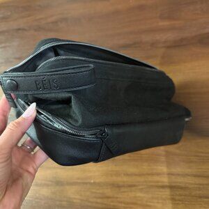 BÉIS The Dopp Kit- Black Makeup Travel Bag